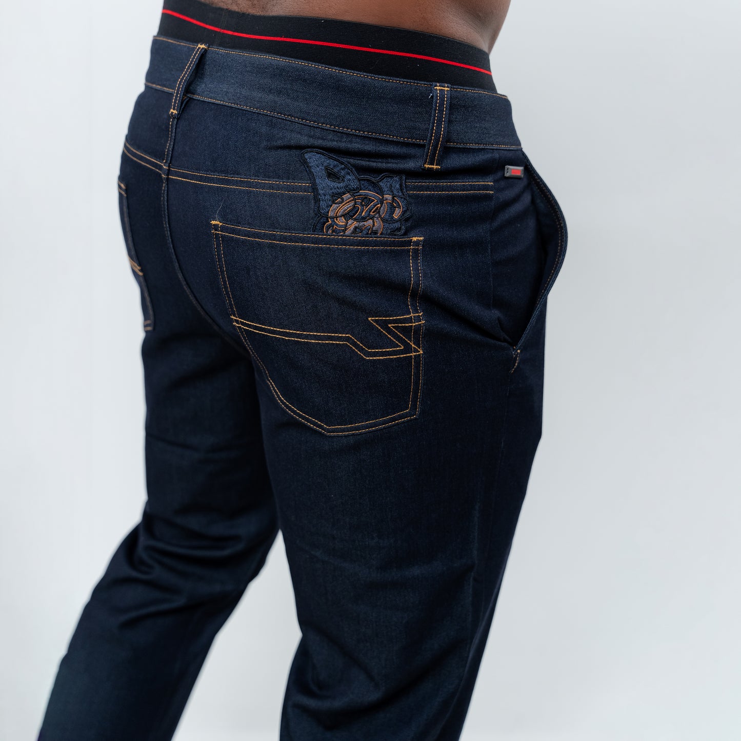 Bogart Flash Emblem Straight Jean