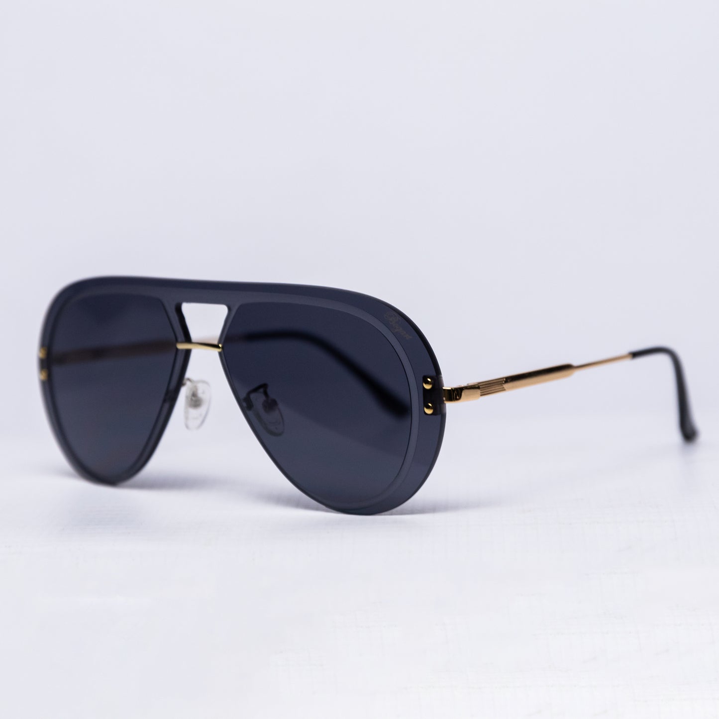 Bogart Noir Gold Shields