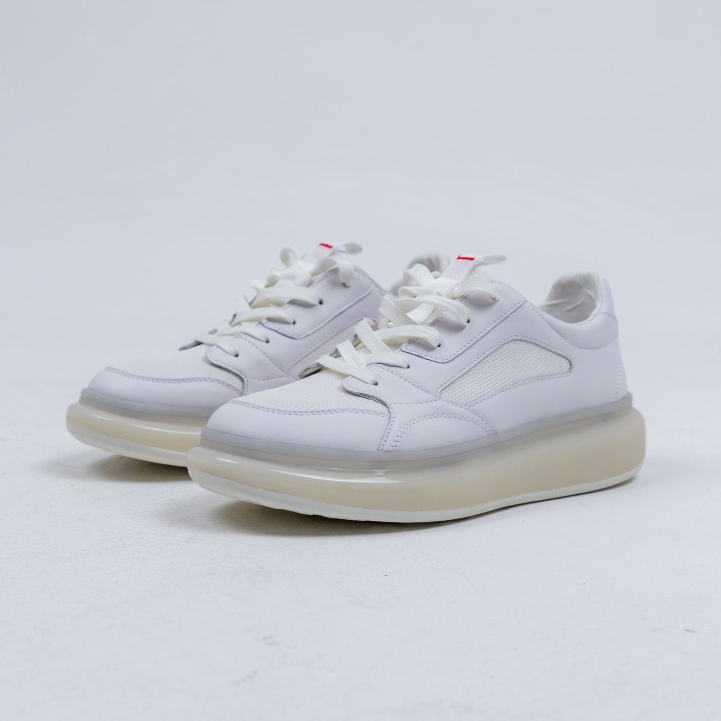 Bogart Winged Crest Gel-Sole Sneaker