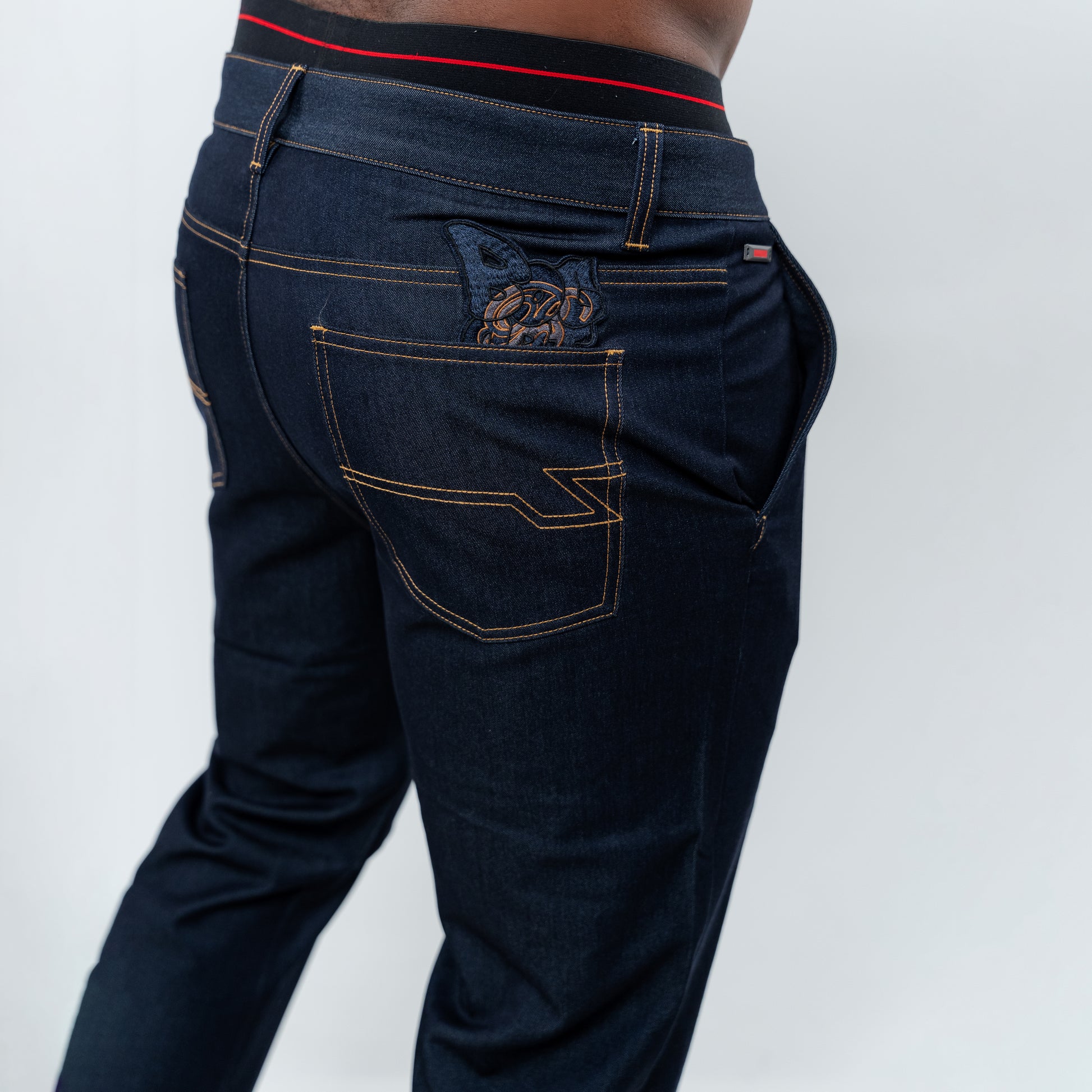 Bogart Flash Emblem Straight Jean